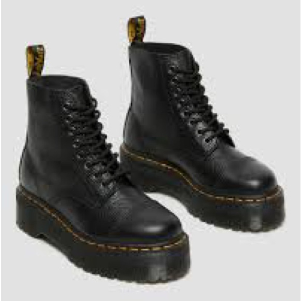 DOC MARTIN SINCLAIR MILLED NAPPA LEATHER PLATFORM BOOTS Like new Size 7